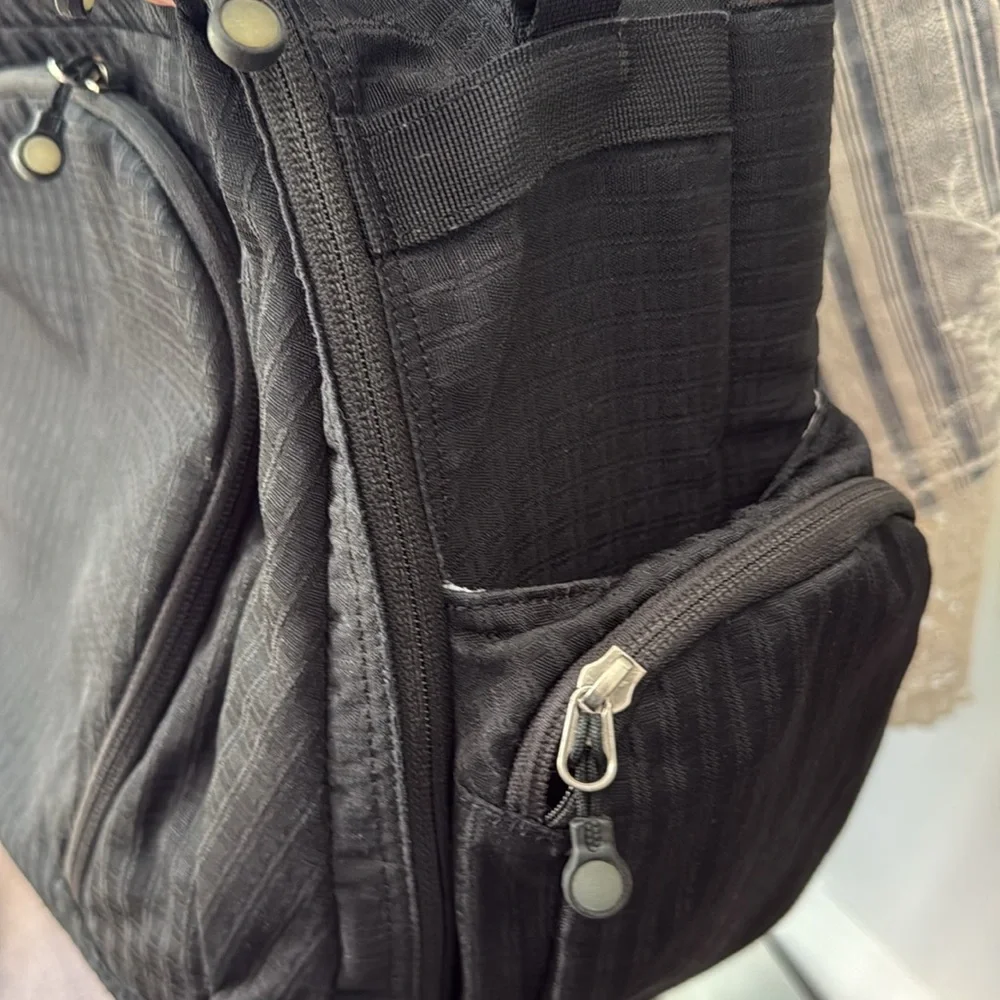 Patagonia Black Duffle EUC Large